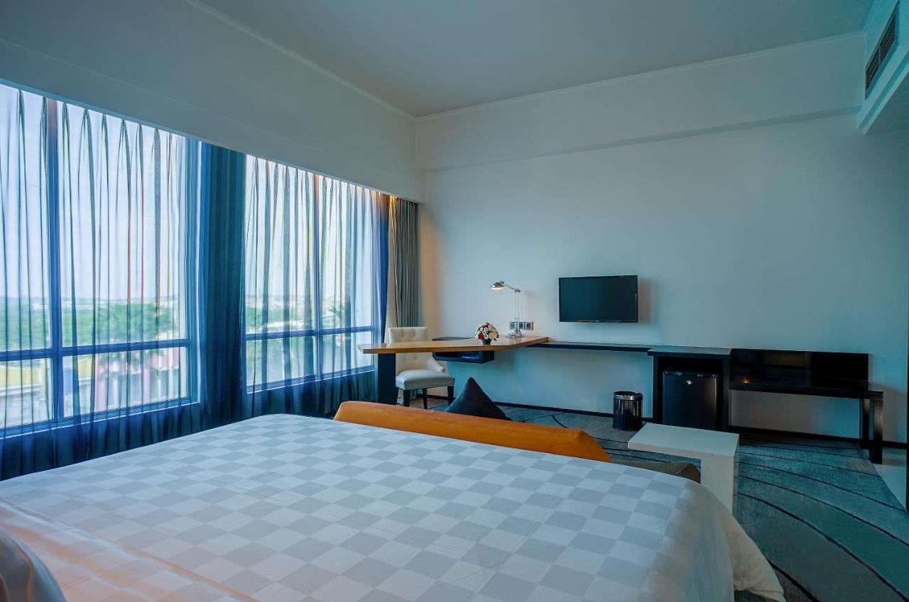 Artotel Ts Suites Сурабая Экстерьер фото