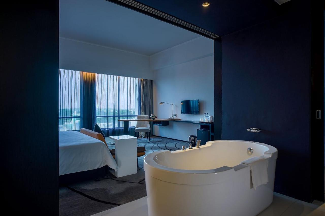 Artotel Ts Suites Сурабая Экстерьер фото