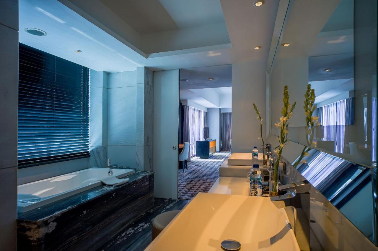 Artotel Ts Suites Сурабая Экстерьер фото