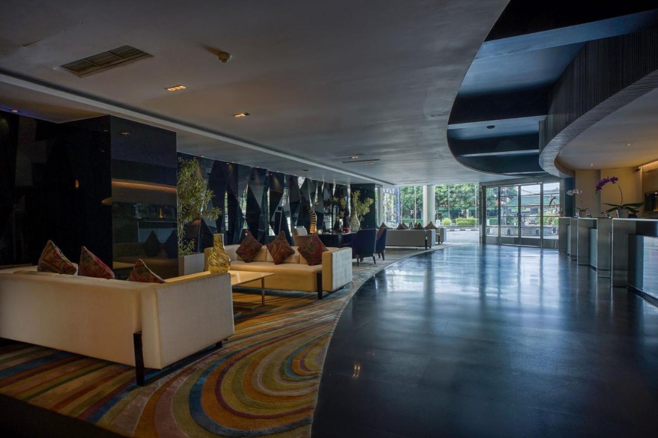 Artotel Ts Suites Сурабая Экстерьер фото