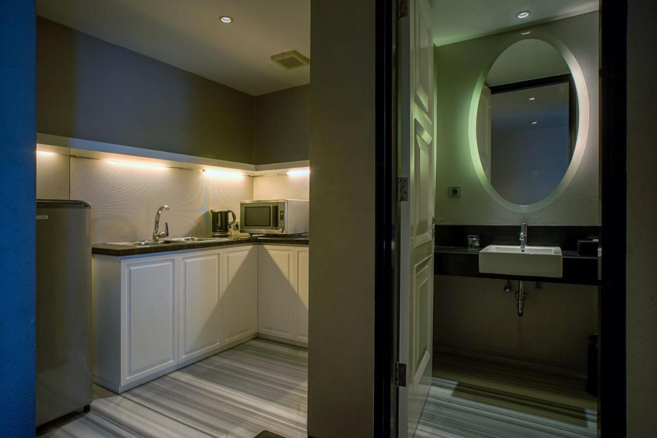 Artotel Ts Suites Сурабая Экстерьер фото