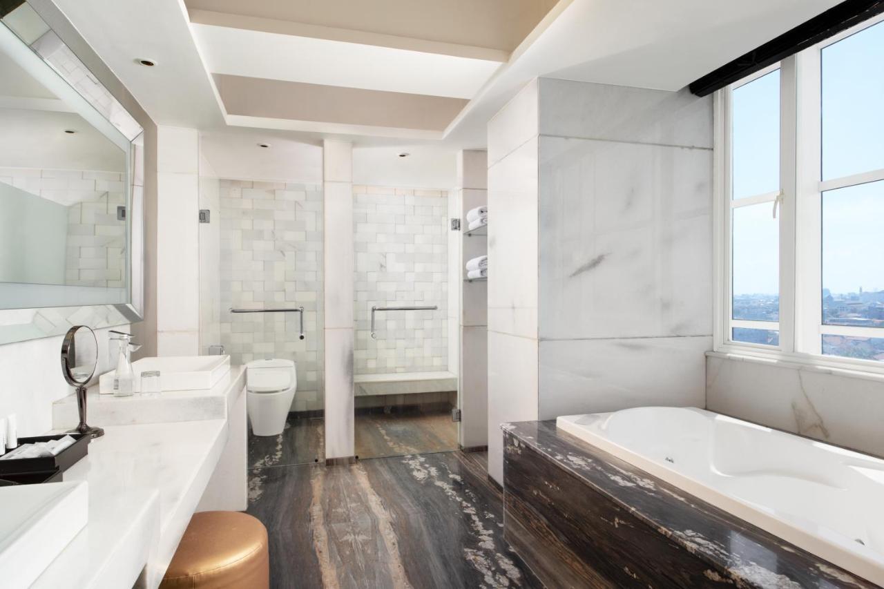 Artotel Ts Suites Сурабая Экстерьер фото