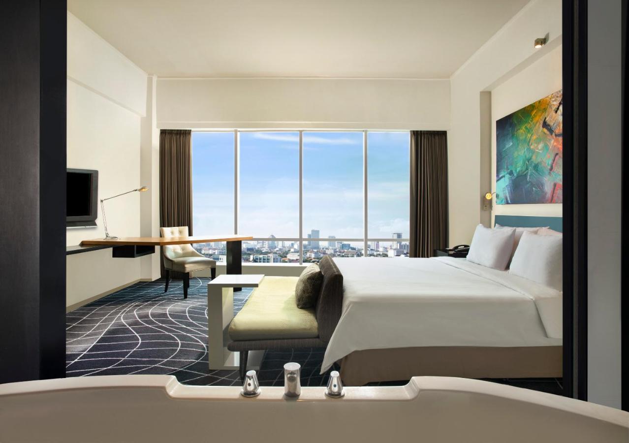 Artotel Ts Suites Сурабая Экстерьер фото
